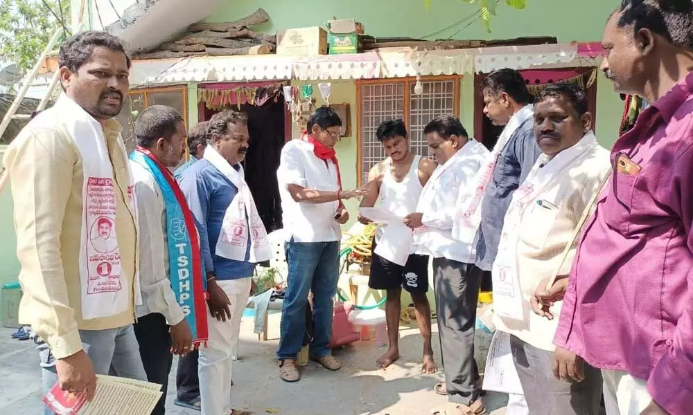 CPI State Council member Thakkallapally Srinivas Rao and CPI Warangal district secretary Mekala Ravi campaigning for B Jaya Saradhi Reddy in Warangal on Wednesday
