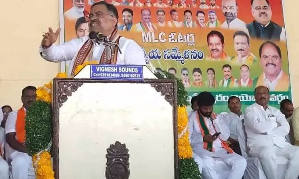 The BJP national general secretary alleges KCR govt is following a negative approach to scuttle Central welfare policies and has failed to deliver on all fronts. “People in Telangana are looking for a change. The BJP has offered them a promising and progressive change,” he says