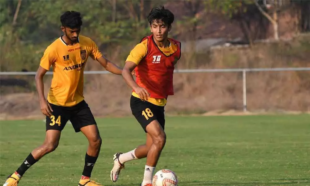 Hitesh Sharma signs 2-year extension with Hyderabad FC