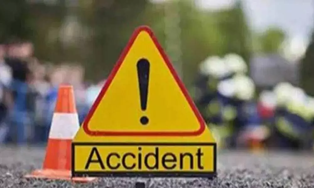 Andhra Pradesh: One dead and 30 injured in after a bus overturns in Anantapur