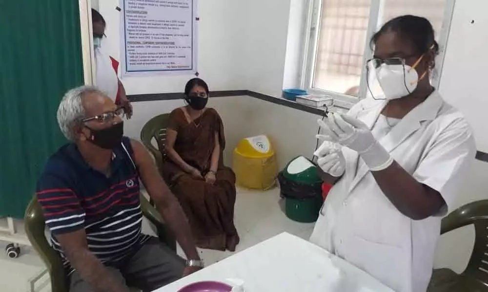 A senior citizen receiving the Covid-19 vaccine at Divisional Railway Hospital in Visakhapatnam