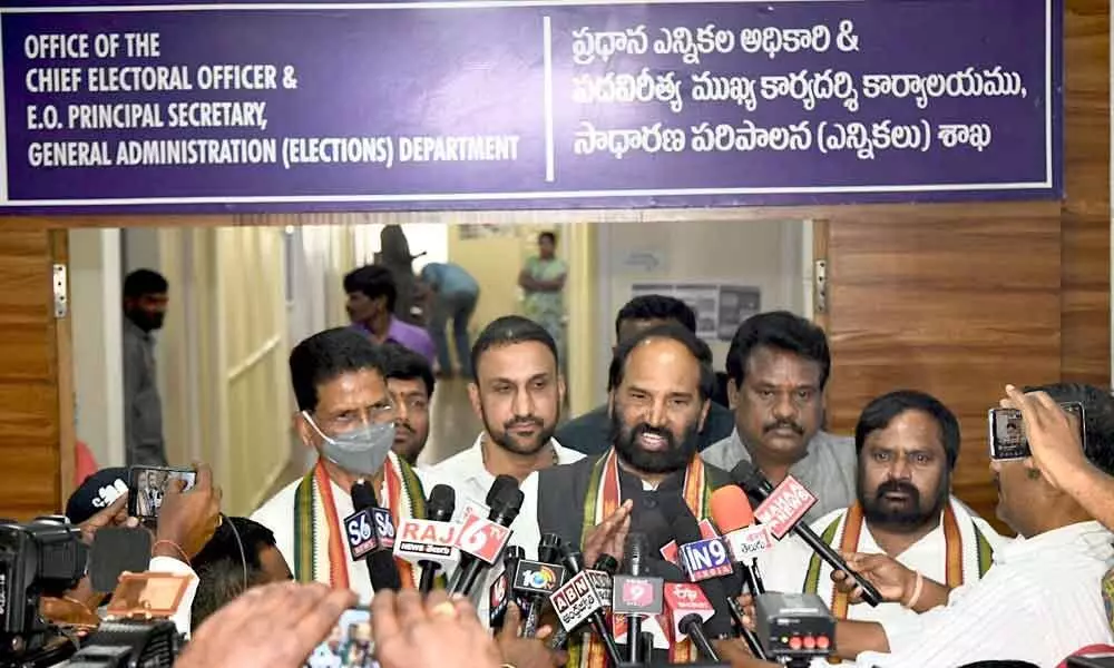 TPCC chief and Nalgonda MP N Uttam Kumar Reddy along with senior Congress leaders addressing the pressmen after meeting the Chief Electoral Officer Shashank Goel in Hyderabad on Saturday.