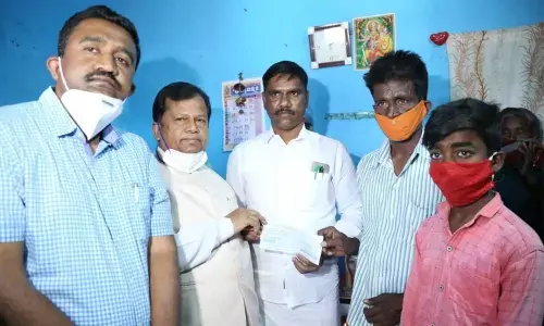 10 lakh ex-gratia to kin of two BBMP pourakarmikas killed in road mishap