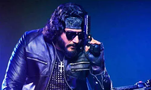 Darshan Watches Roberrt in Theatres With Fans, in Disguise