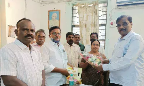 AP Fair Price Shops Welfare Association district president  V Prameela Reddy  and other members  during a meeting with District Supply Officer Mohan Rao in Kurnool on Tuesday