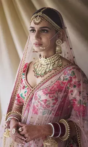 Style Game Of Beautiful Bride Sanjana Ganesan