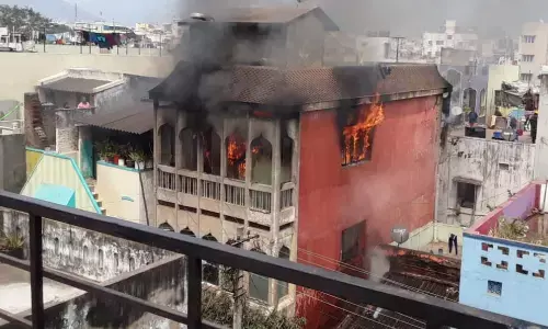 LPG cylinder explodes at Dondaparthi in Visakhapatnam