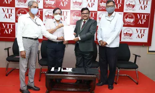 Dr.SV Kota Reddy, Vice-Chancellor, Dr CLV Sivakumar, Registrar,DrS Jayavelu , Dean, VSB sign MoU with Digital Scholar in Amaravati on Wednesday