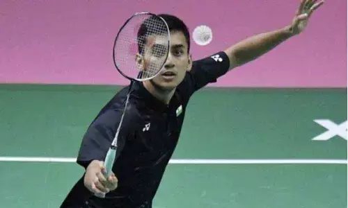Lakshya enters maiden last 8, Sindhu through