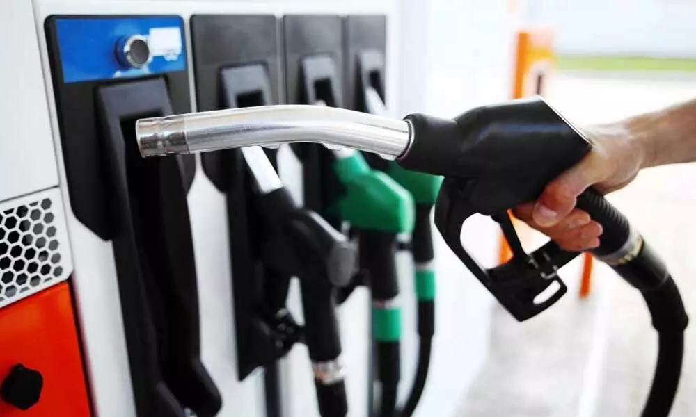 Petrol and diesel prices remain stable in Hyderabad, Delhi, Chennai, Mumbai on 19 March 2021