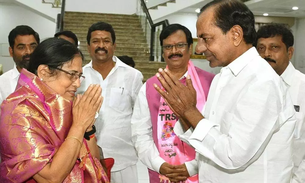 Surabhi Vani Devi thanks CM KCR