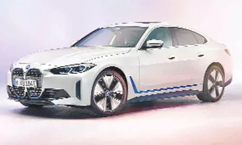BMW unveils its 1st all-electric sedan i4, arriving this year