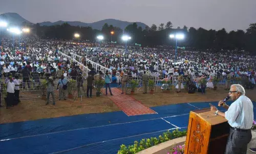 CITU national general secretary Tapan Sen addressing the gathering at Visakha Ukku Garjana at Trishna Grounds in Visakhapatnam on Saturday