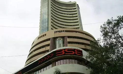 Equity indices trade with negative bias, financial stocks suffer