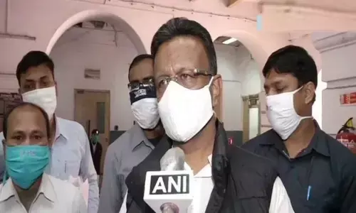 West Bengal Minister and Trinamool Congress (TMC) leader Firhad Hakim on Monday stepped down as the Chairman of Kolkata Municipal Corporation.