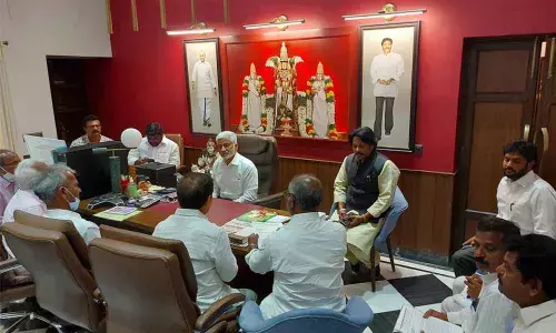 Trade union leaders submitting a memorandum to the YSRCP MPs V Vijayasai Reddy, MVV Satyanarayana and PV Mithun Reddy in New Delhi on Tuesday