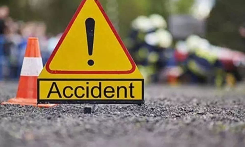 Three killed and three injured after unidentified vehicle hit auto in Sattenapalli