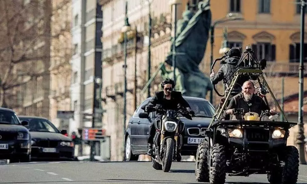 Ravi Teja does bike stunts in Italy for ‘Khiladi’