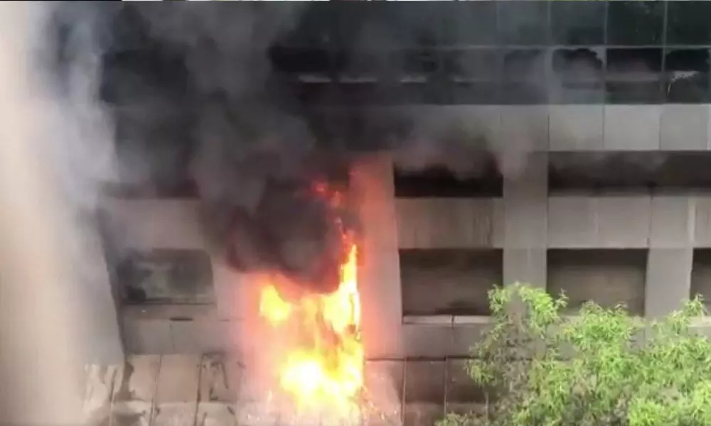 2 die in Mumbai Covid centre fire, 70 patients rescued