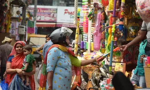 Holi vendors