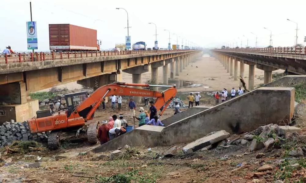 Arrangements are underway near Varadhi, Krishna river in Vijayawada on Saturday for the ground-breaking ceremony for the construction of Krishna river retaining wall. Photo: Y Vinay Kumar