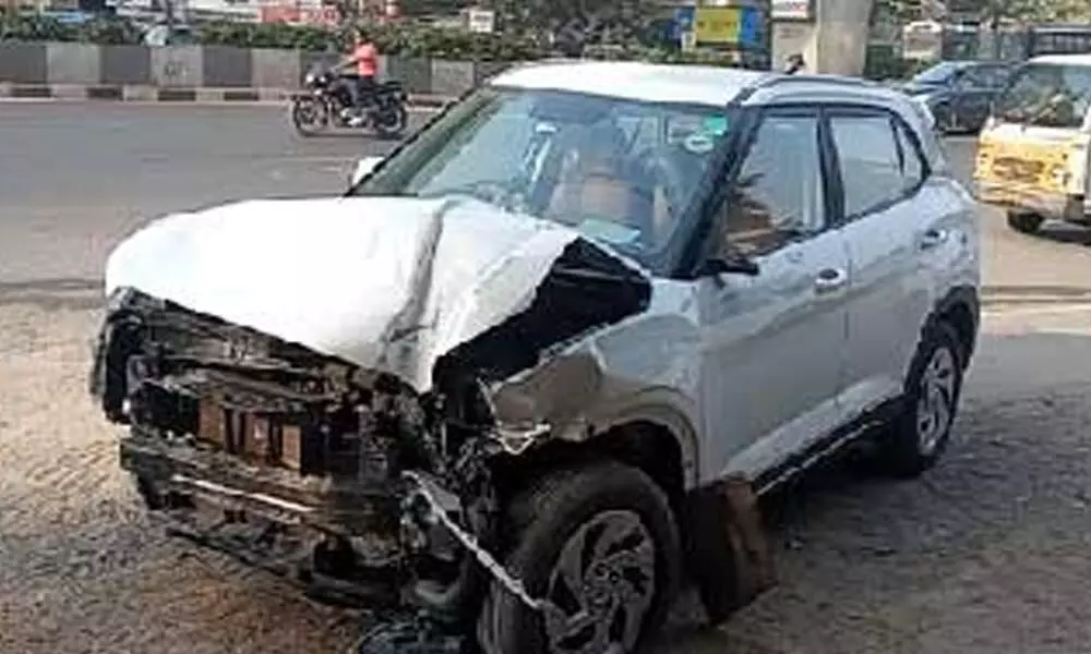 Drunk man hits police with car in Hyderabad