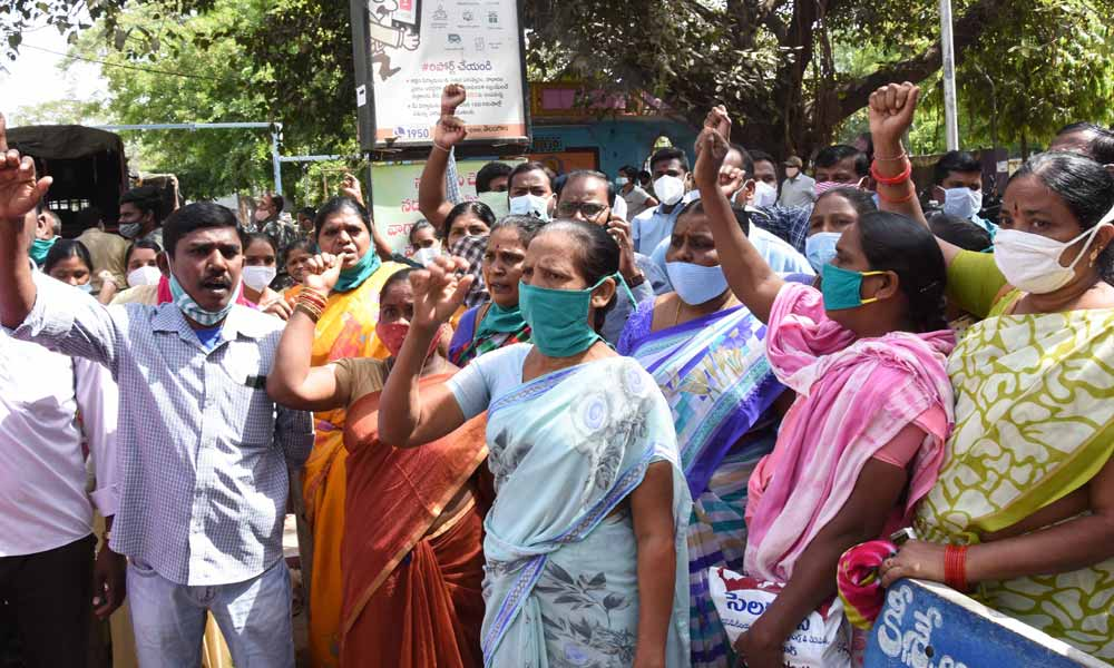 Protest at MGM Hospital in Warangal