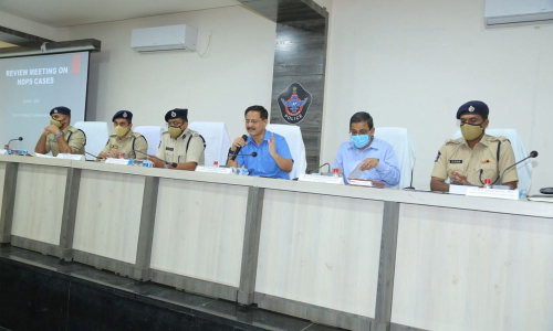 Special Enforcement Bureau Commissioner Wineet Brijlal addressing a press meet at DPO in Guntur on Thursday