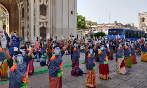 Sanitation workers get masks, PPE kits