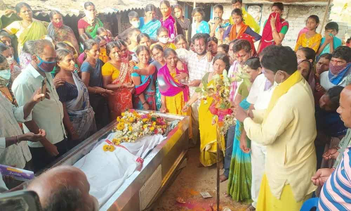 Sunil’s last rites end with his wedding to jilledu twig