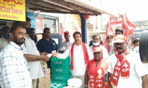 CPI State secretary K RamakKrishna conducting election campaign in favour of party’s ZPTC candidate Rentala Kumari at Pedakakani on Saturday