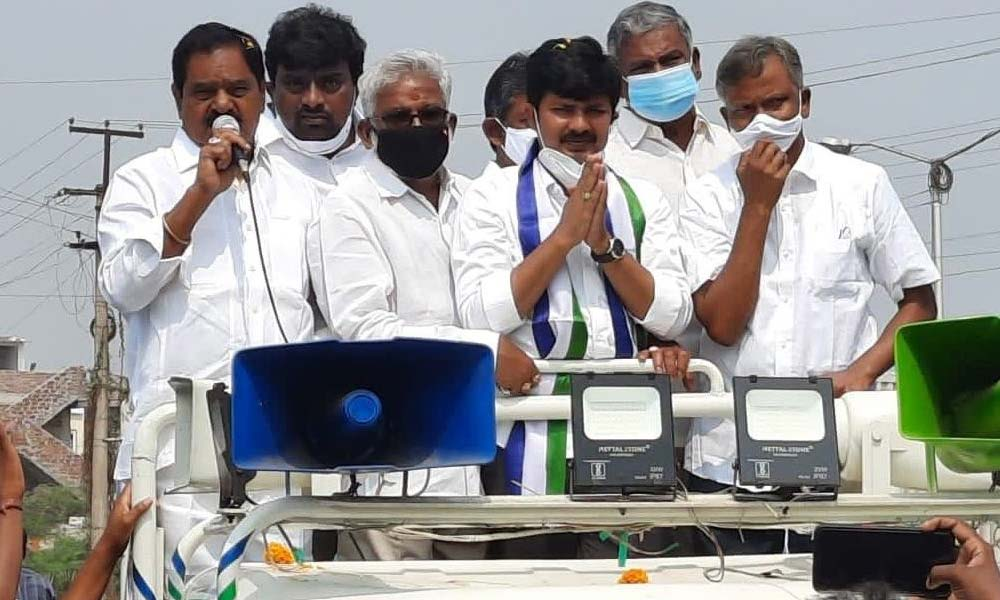 YSR Congress candidate Dr M Gurumoorthy participating in a roadshow in Chillakur mandal on Sunday