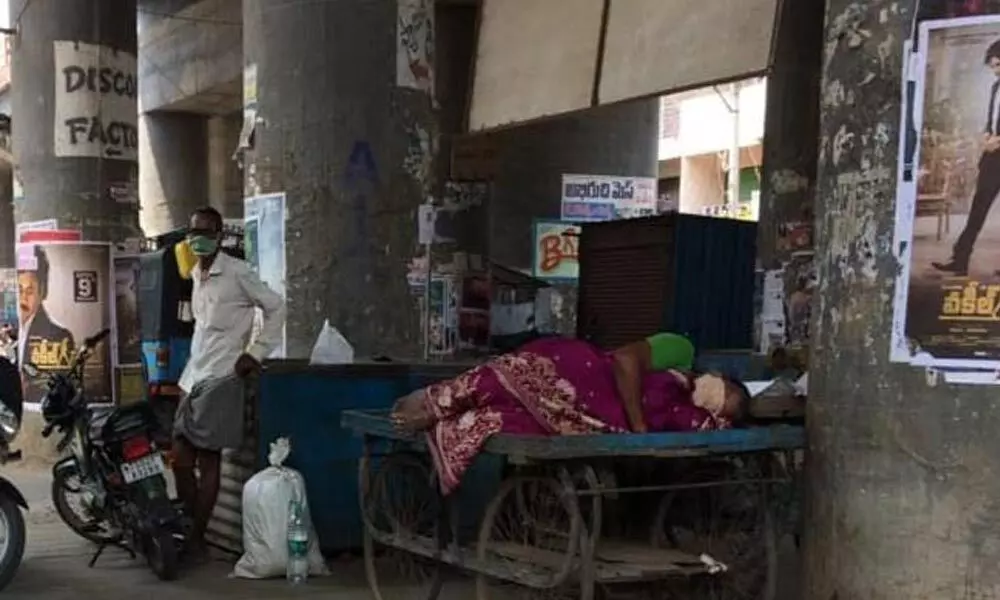 Karimnagar: COVID-19 patient sleeps on push cart as landlord denies permission to enter home