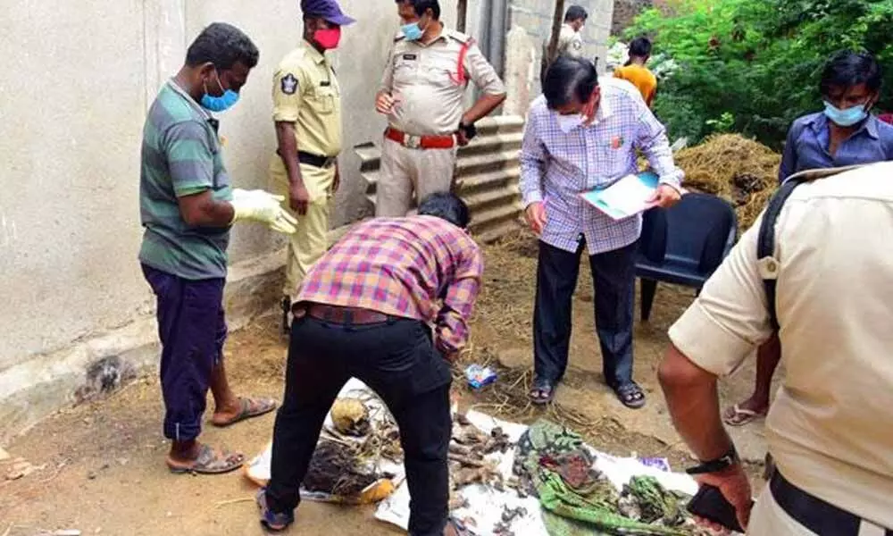 Andhra Pradesh: Womans skelton found at a house in Srikalahasti of Chittoor, police starts probe