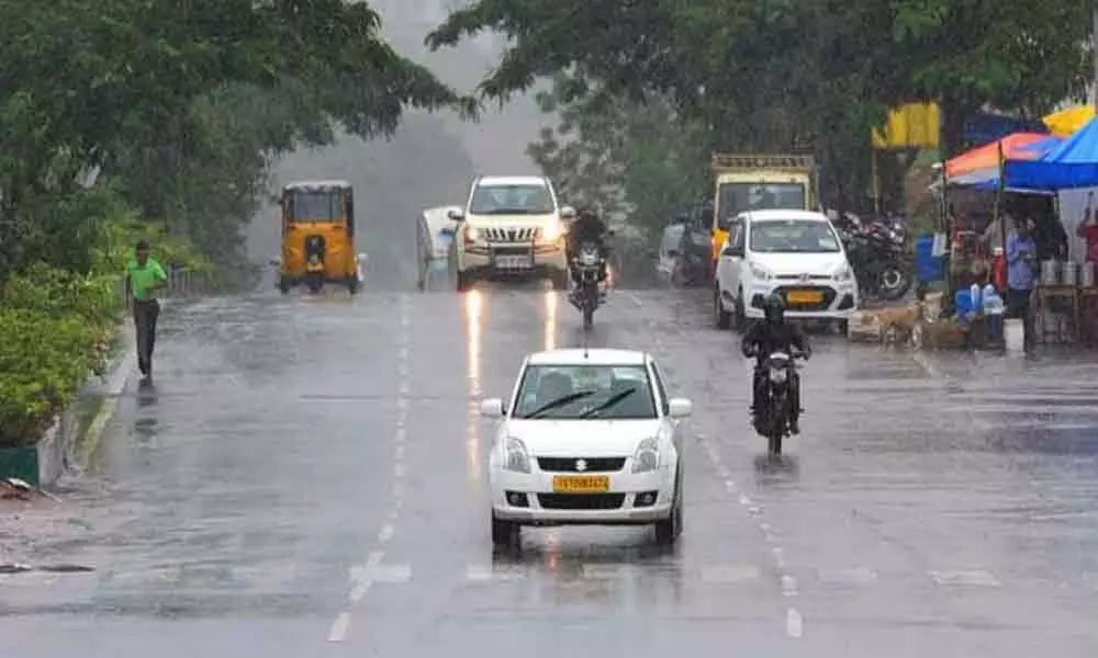 Parts of Hyderabad get sudden showers