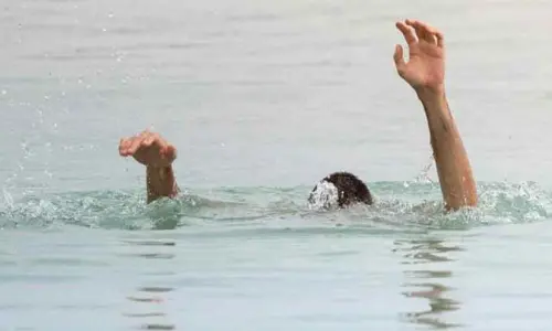 Andhra Pradesh: Three drowned in Godavari river near Kovvur of West Godavari district, one dead