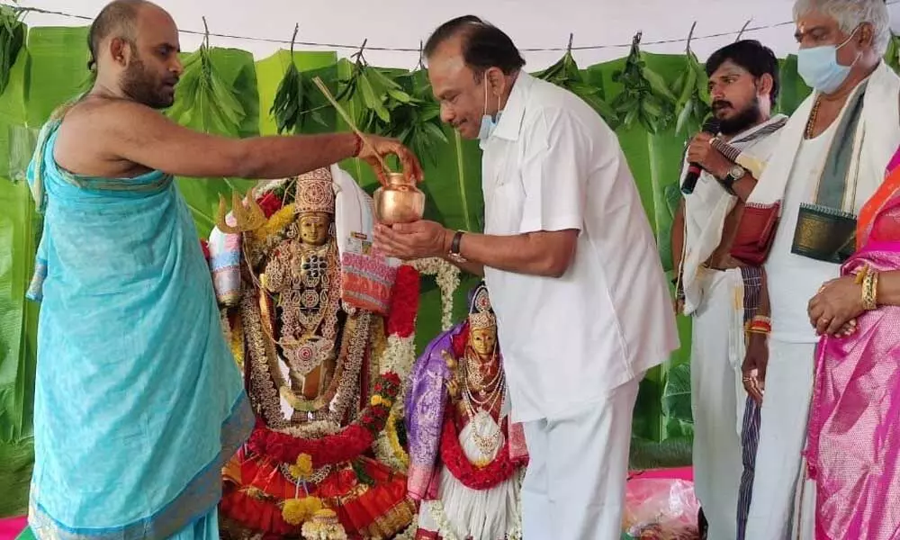 Ongole MP Magunta Srinivasulu Reddy participating in the Siva Kalyanam