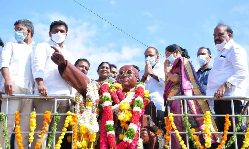 Home Minister Mekathoti Sucharita, Mayor Kavati Manohar Naidu paying tributes to Dr B R Ambedkar’s statue at Lodge centre in Guntur city on Wednesday