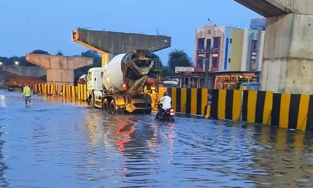 Waterlogged roads stall traffic