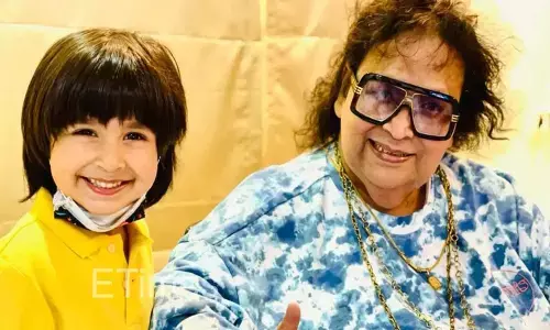 Bappi Lahari Meets His Grandson Krrish After 18 Months Post Recovery From Covid-19
