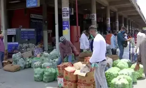 Wholesale inflation rises to an eight-year high to 7.39 pct in March 2021