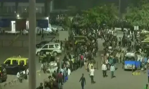 Migrant workers trying to return to their native places after Maharashtra imposes Section 144