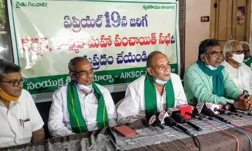 AIKSCC AP convener Vadde Sobhanadriswara Rao addressing a press meet in Ongole on Thursday