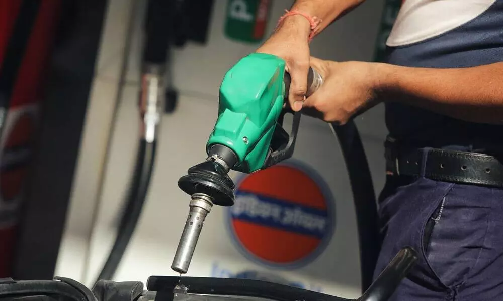 Petrol and diesel prices today in Hyderabad, Delhi, Chennai, Mumbai slashes on 16 April 2021