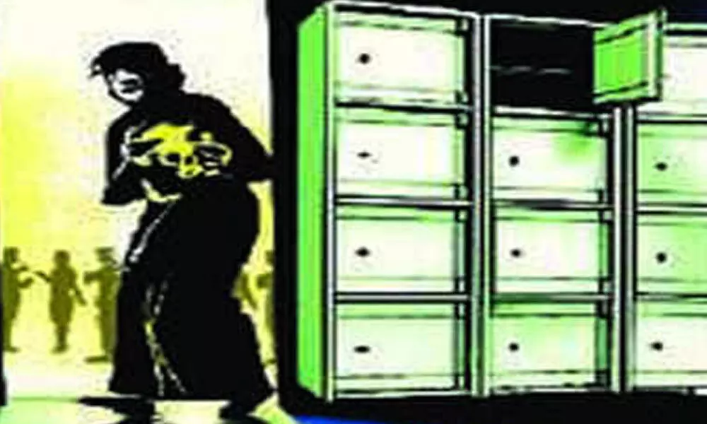 1,300 gms jewellery goes missing from bank lockers