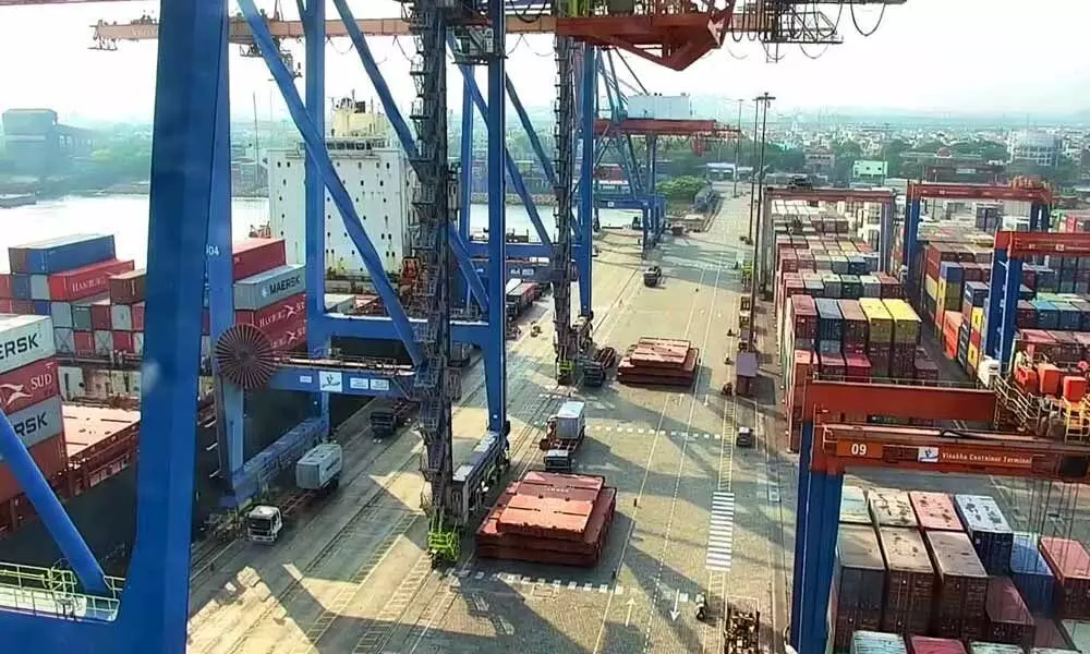 Visakha Container Terminal has set a new shop productivity record of 110 moves per hour while handling the CHX service vessel Mexico