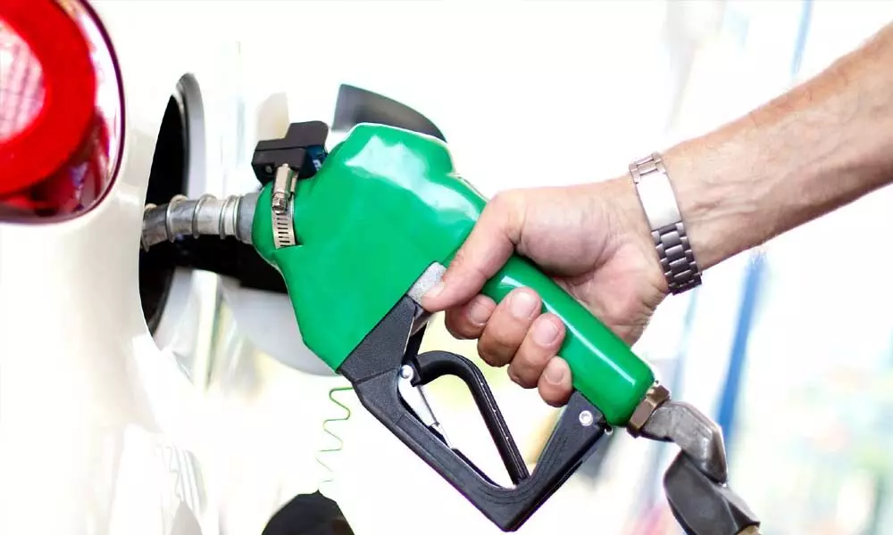 Petrol and diesel prices today in Hyderabad, Delhi, Chennai, Mumbai remains stable on 19 April 2021