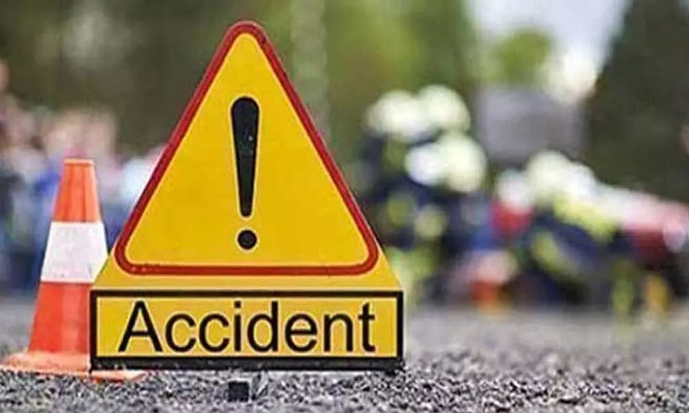 Andhra Pradesh: Two dead after an overspeeding car hits an idol in Guntur district