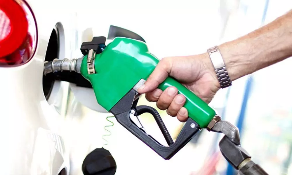 Petrol and diesel prices today in Hyderabad, Delhi, Chennai, Mumbai remains stable on 21 April 2021