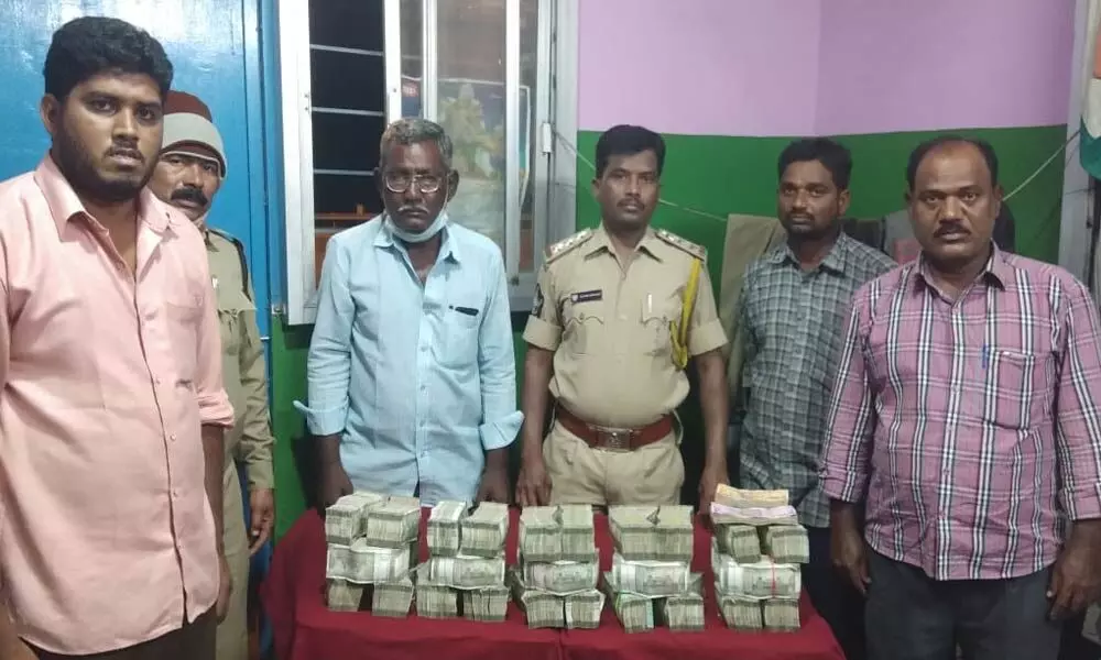 Unaccounted cash Rs 77. 50 lakhs seized in Kurnool
